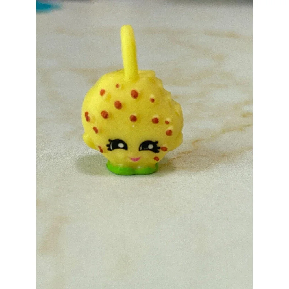 Shopkins Season 5 Kooky Cookie charm, classic, ultra rare